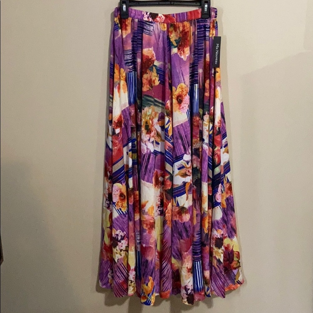 NWT Mix Nouveau Floral Maxi Skirt